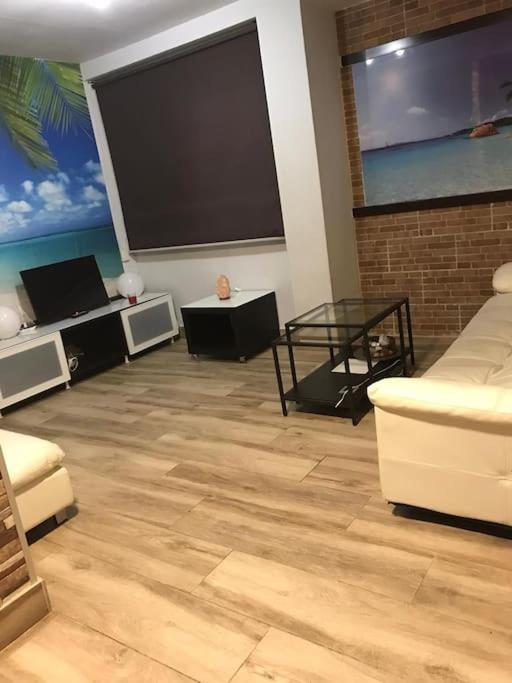 Precioso Apartamento 3 Habitaciones. Con Patio. Камас Экстерьер фото